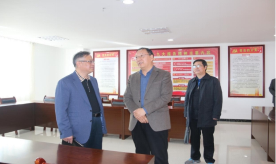 省委常委、省總工會主席馬吉孝等一行蒞臨青海物產(chǎn)集團(tuán)公司視察，調(diào)研指導(dǎo)道路貨運企業(yè)建會、貨運司機入會等工作